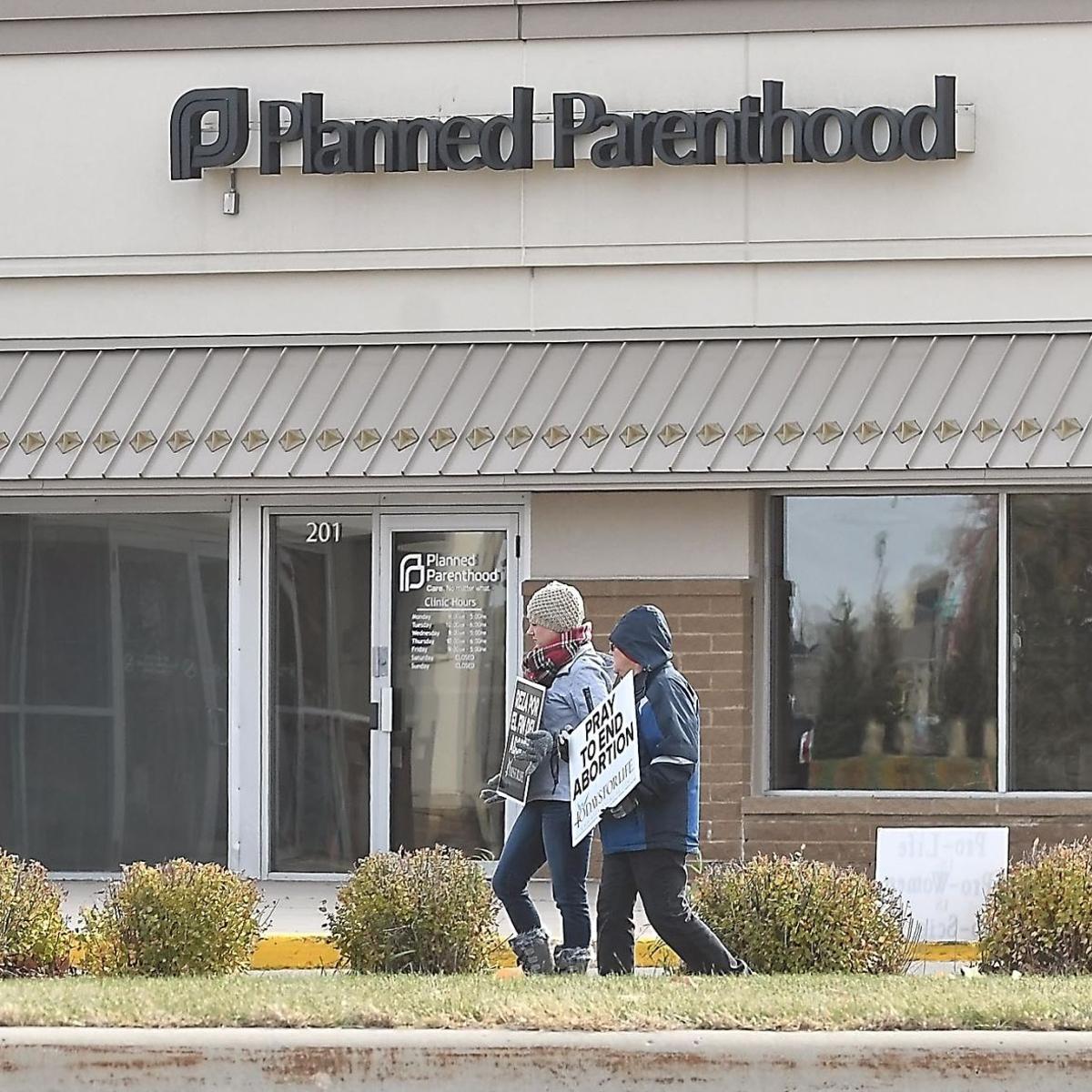 Demonstrators Stand Vigil As High Courts Weigh Abortion Access Local News Mankatofreepress Com Demonstrators Stand Vigil As High Courts Weigh Abortion Access Local News Mankatofreepress Com