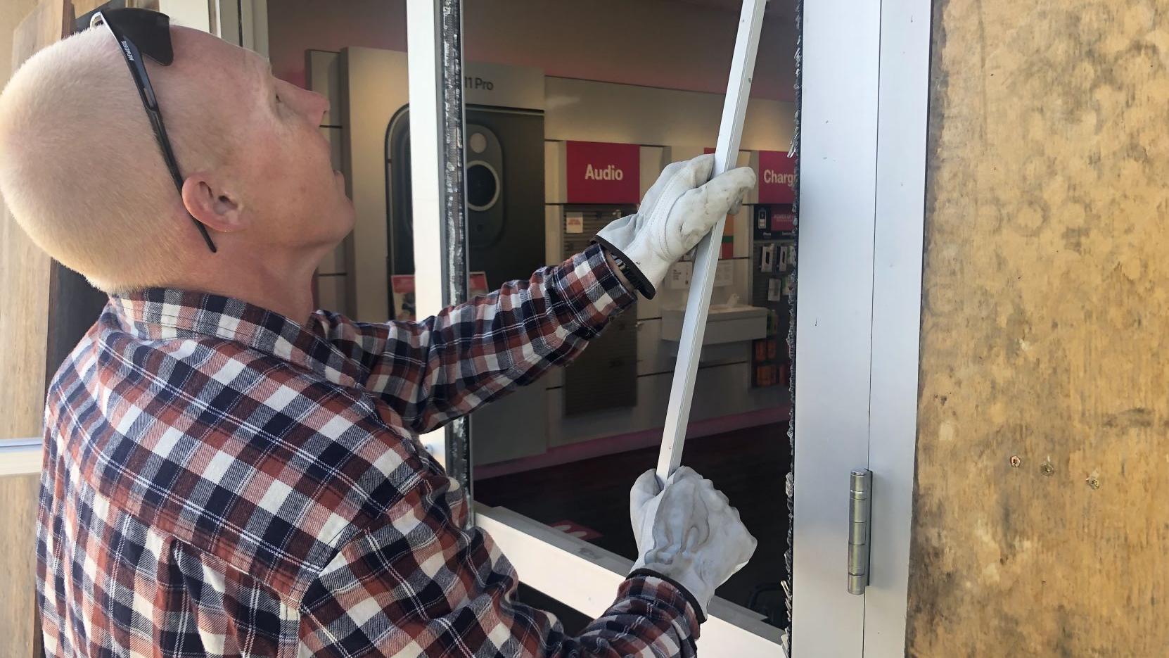 Update Curfew Issued For Mankato North Mankato After Vandals Damage Stores Local News Mankatofreepress Com