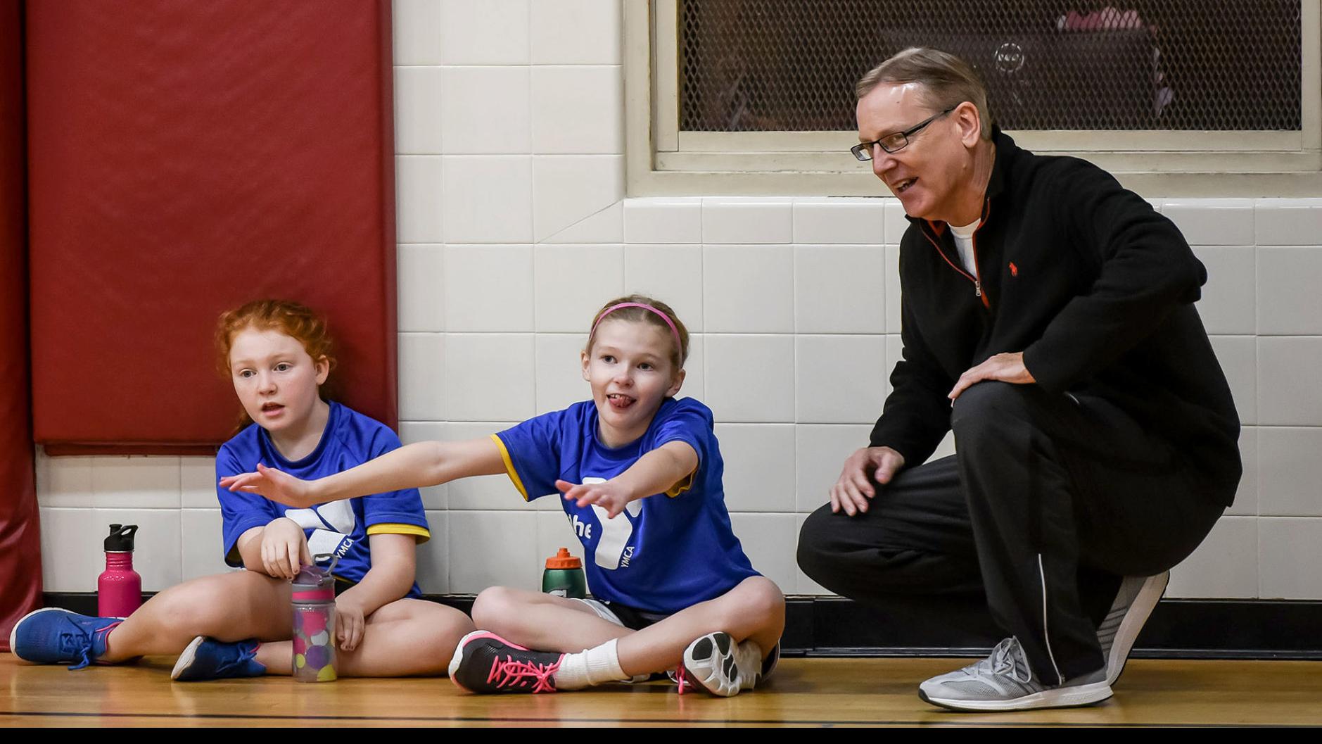 College coach finds rewards in teaching game to shorties | Local News |  