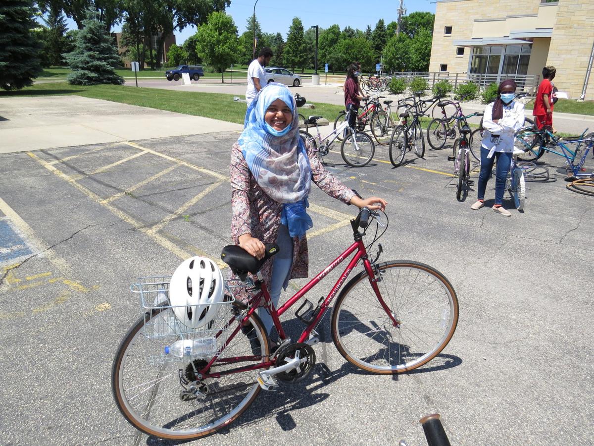 Donated Bikes Help Msu International Students Get Around Town Local News Mankatofreepress Com Here is what i found to be the best way to carry groceries on a bicycle given this fact, use your imagination to assess how a bike with a cargo trailer is likely to react if you regularly carry groceries over bad or dirt roads and potholes. donated bikes help msu international