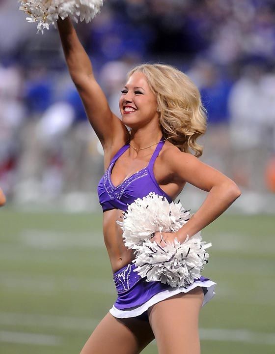 Minnesota Vikings Cheerleaders  Nfl outfits, Vikings cheerleaders