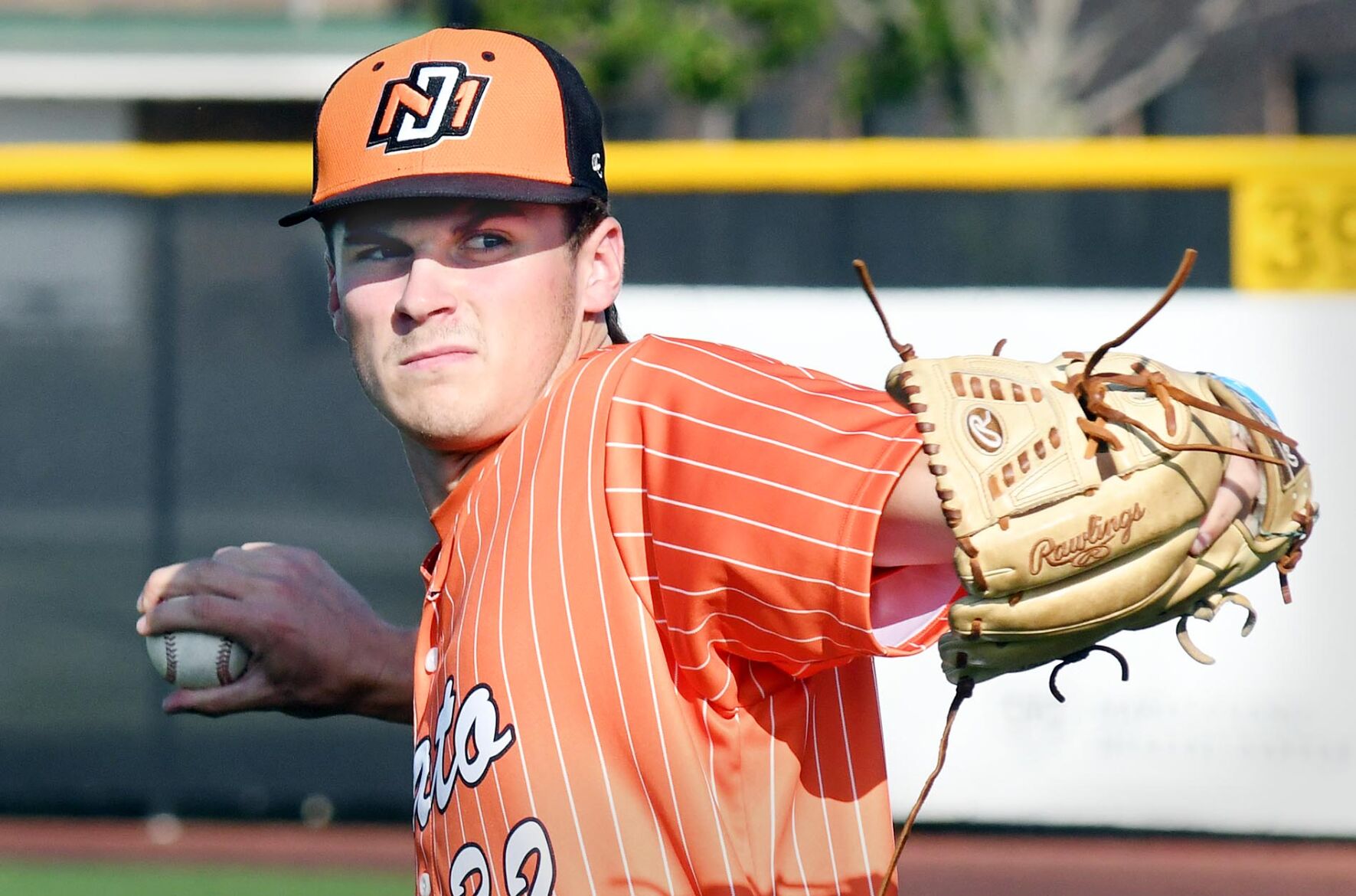 Crowley pitching for MoonDogs to gain confidence for Mavericks Local Sports mankatofreepress picture