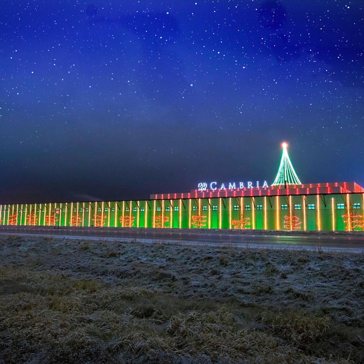 Cambria 437 000 Light Display Grabs Attention News