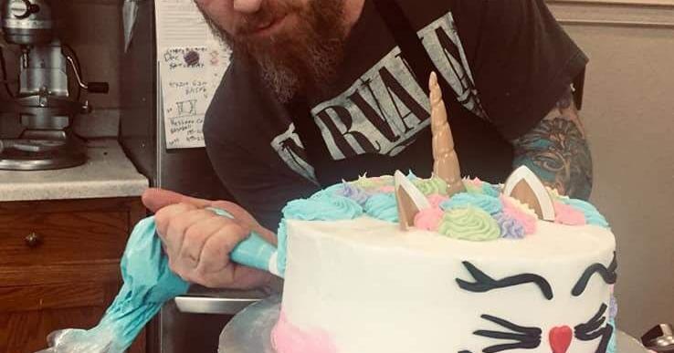 Mankato baker pays it forward for families who can't afford cakes
