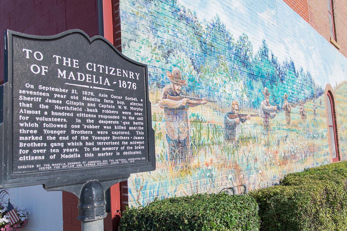 Small cities turn to murals to commemorate the past Local News