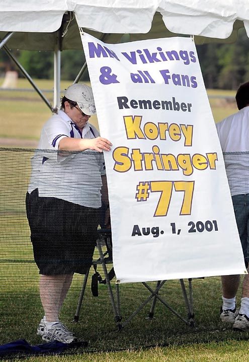 Vikes fan honors Korey Stringer, Local News