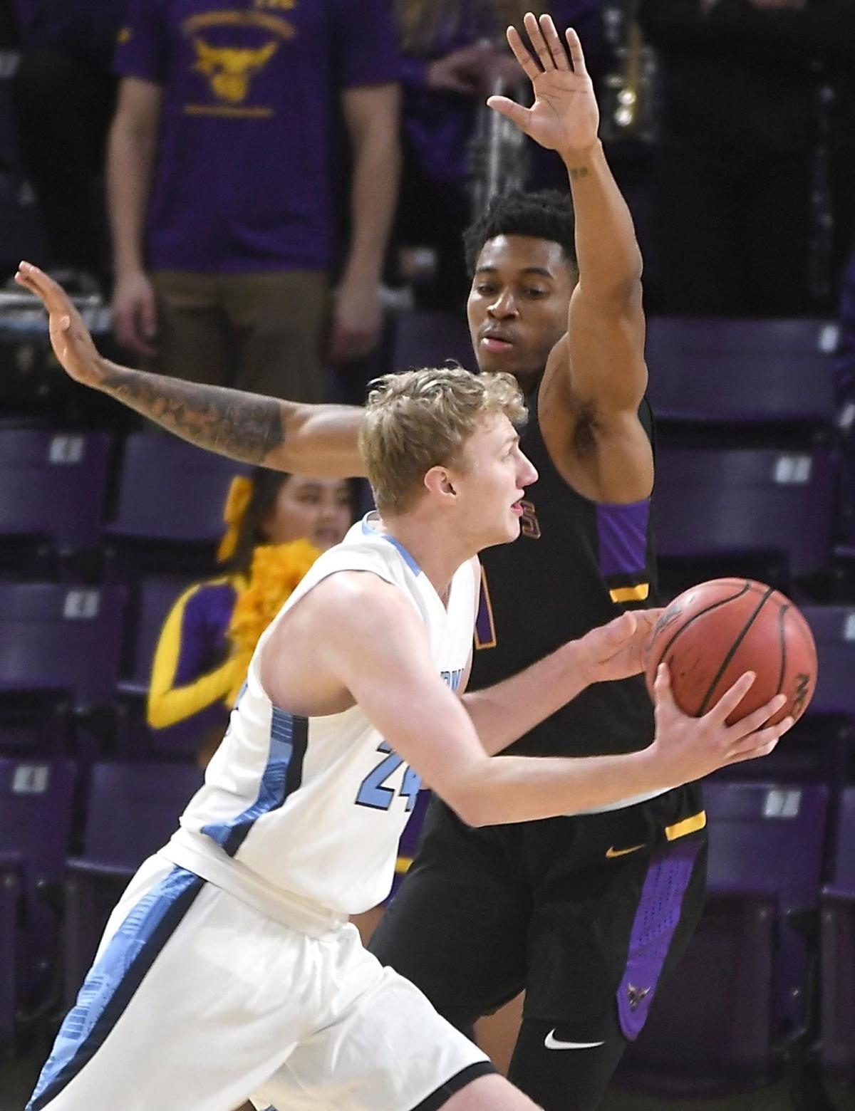 Upper Iowa Hits From Long Range To Down Mavericks 80 74 Local