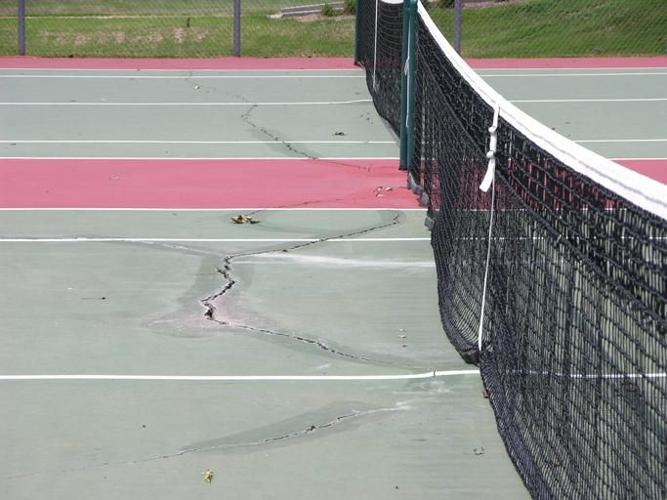 Courts pose safety concern Sports marysvilleonline net