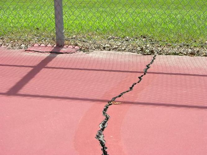 Courts pose safety concern Sports marysvilleonline net