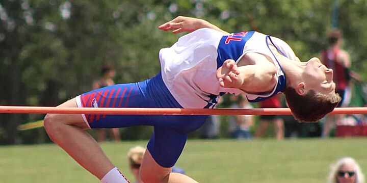 Hanover breaks 4x400 records; Axtell boys repeat as champs | Sports ...