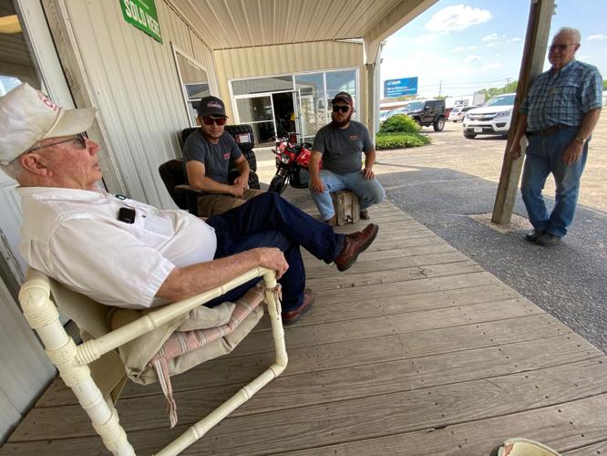 Crownovers learn from mentor as they start usedcar business Family