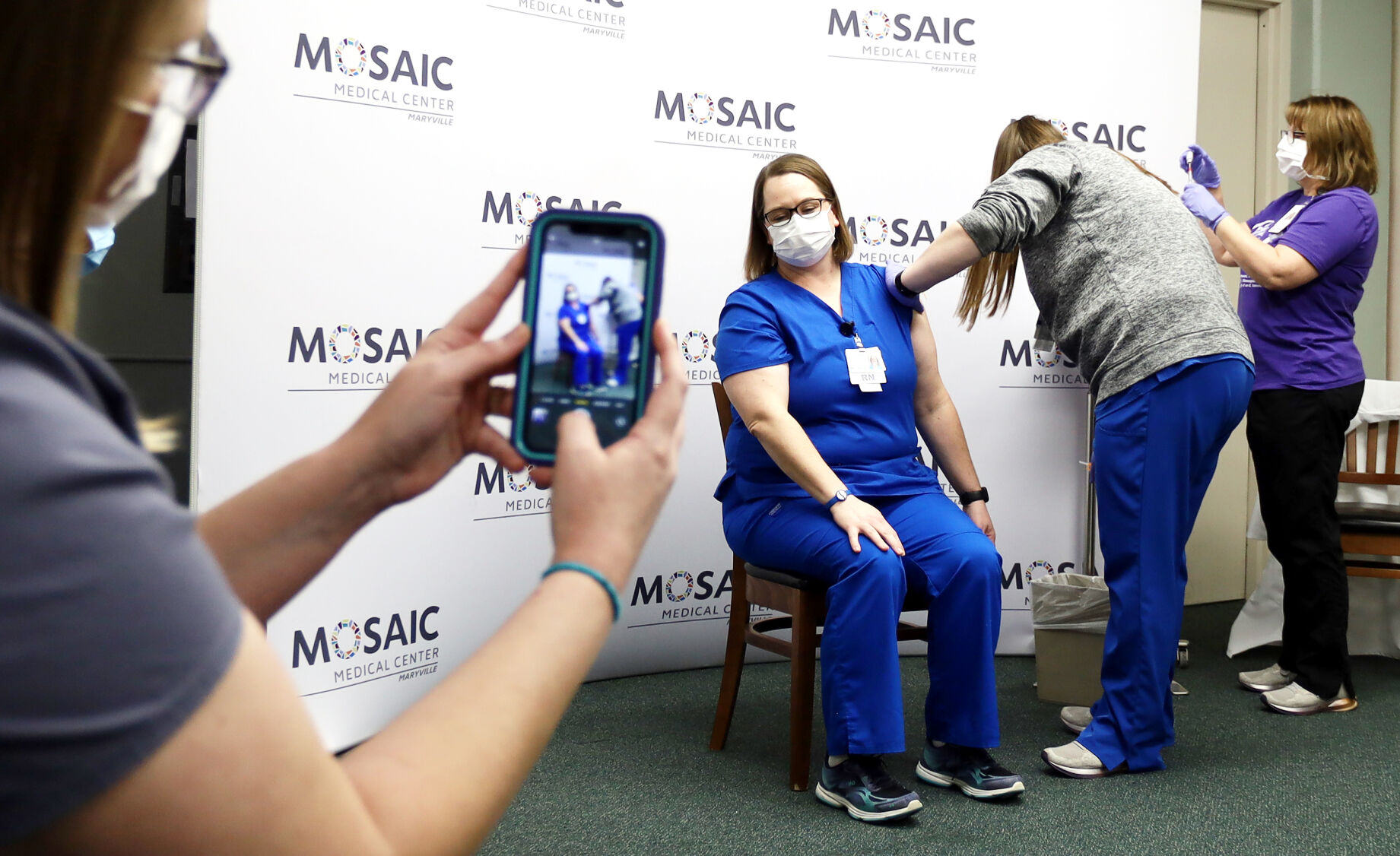 Mosaic administers first COVID-19 vaccine in county - Vimarsana News