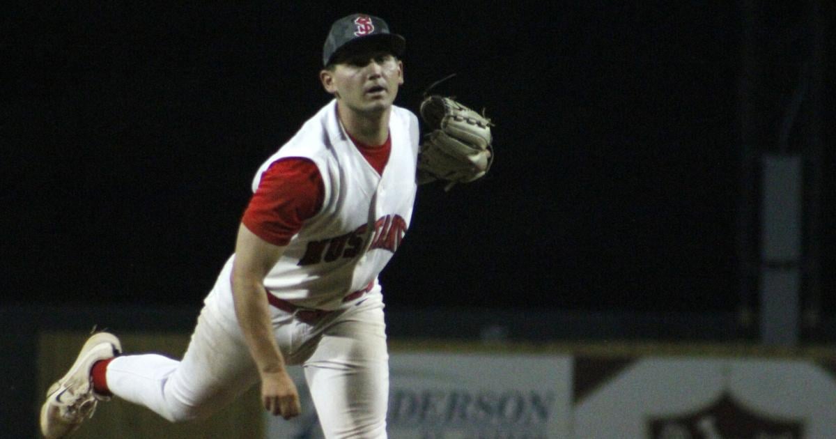 Mustangs drop season-opener to Monarchs