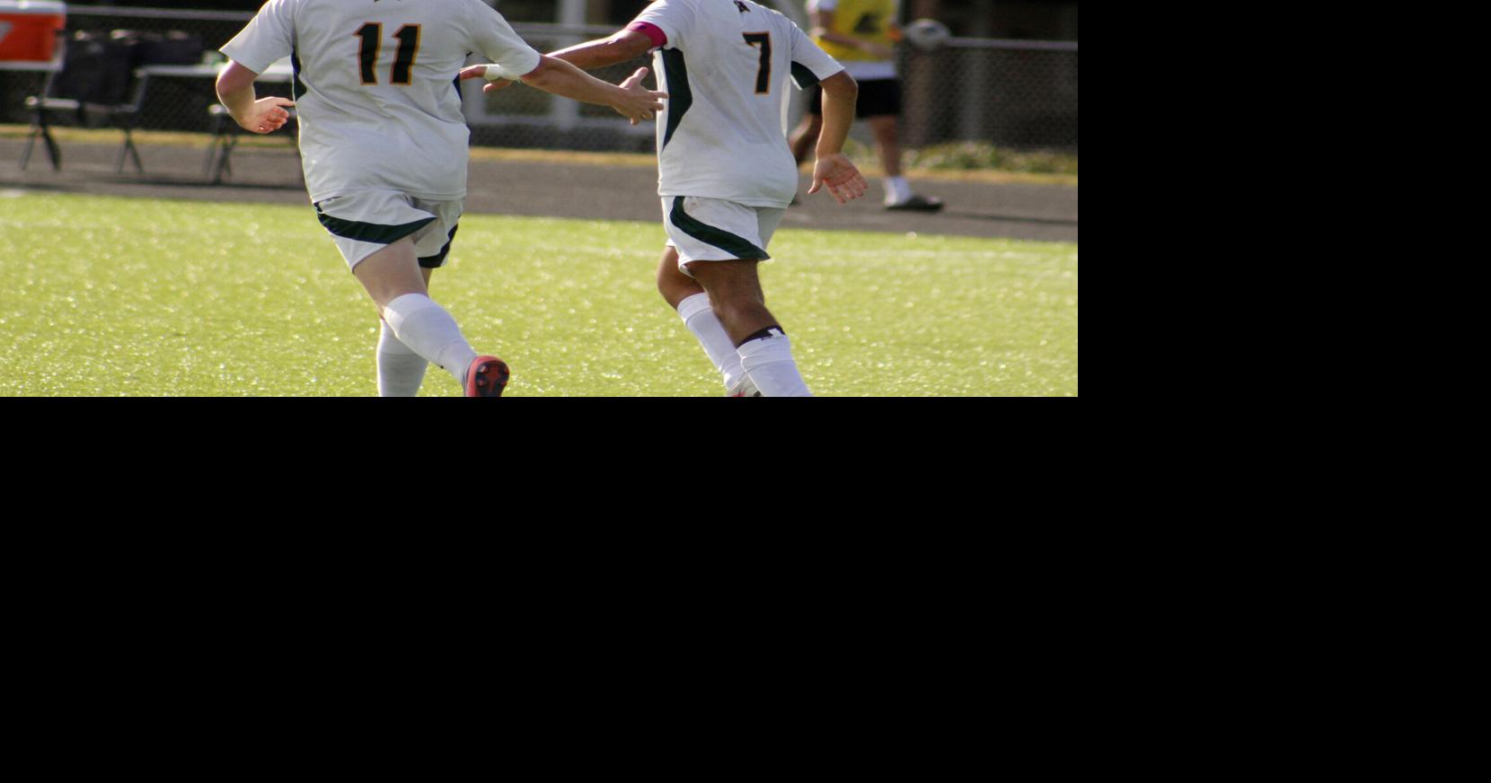Late run of goals gives Maryville third place at Barstow