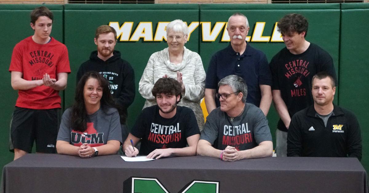 Stone Signs With Central Missouri Track And Field Sports Maryville stone-signs-with-central-missouri-track-and-field-sports-maryville