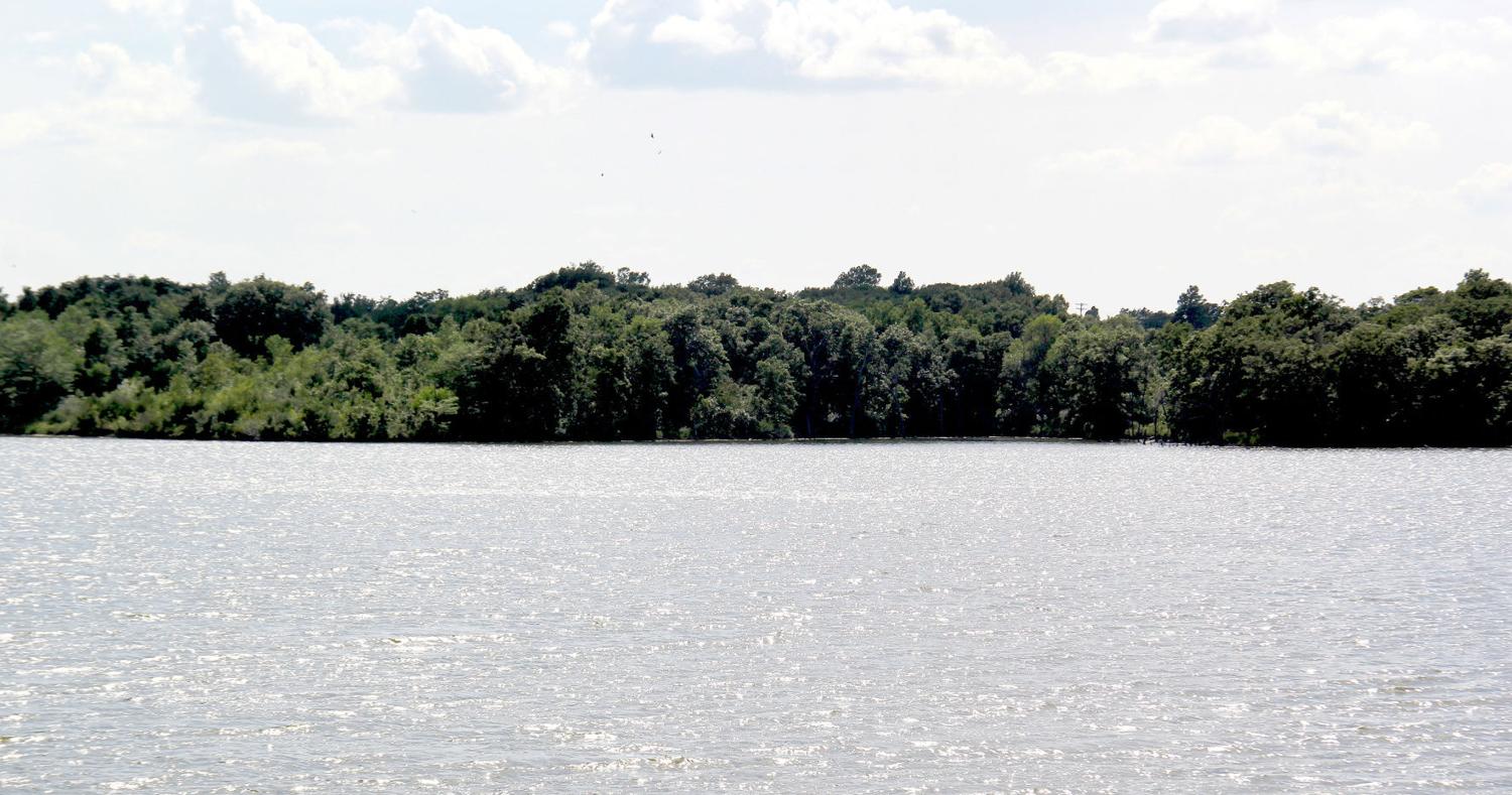 Council votes to keep wake boat ordinance unchanged