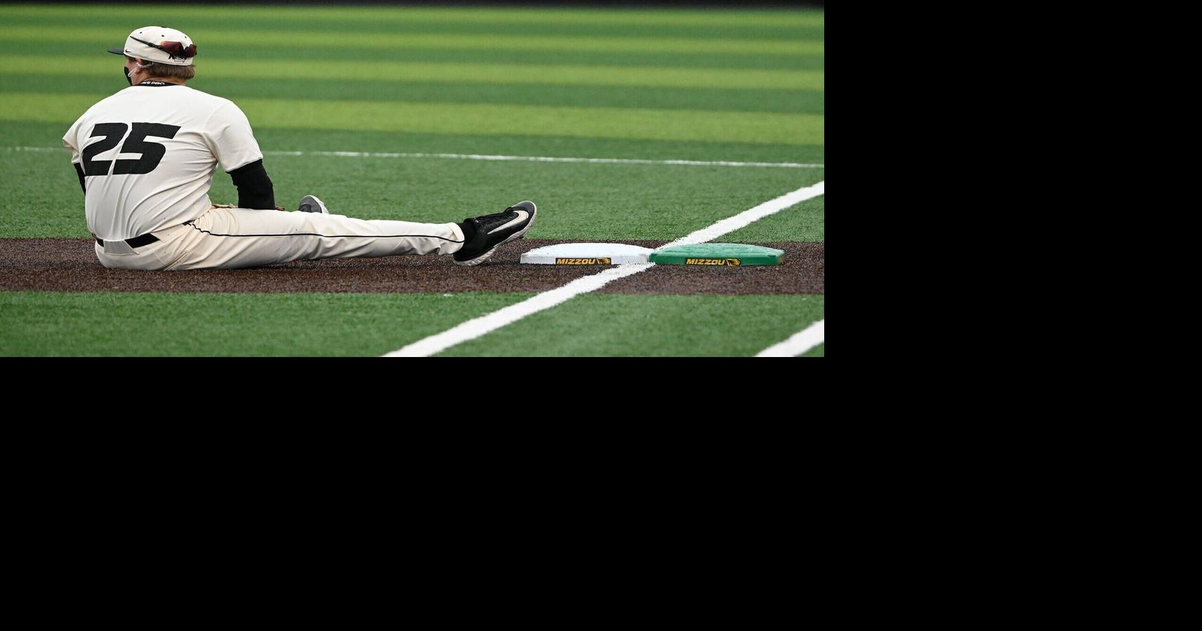 South Carolina sweeps Mizzou in battle of SEC bottom dwellers