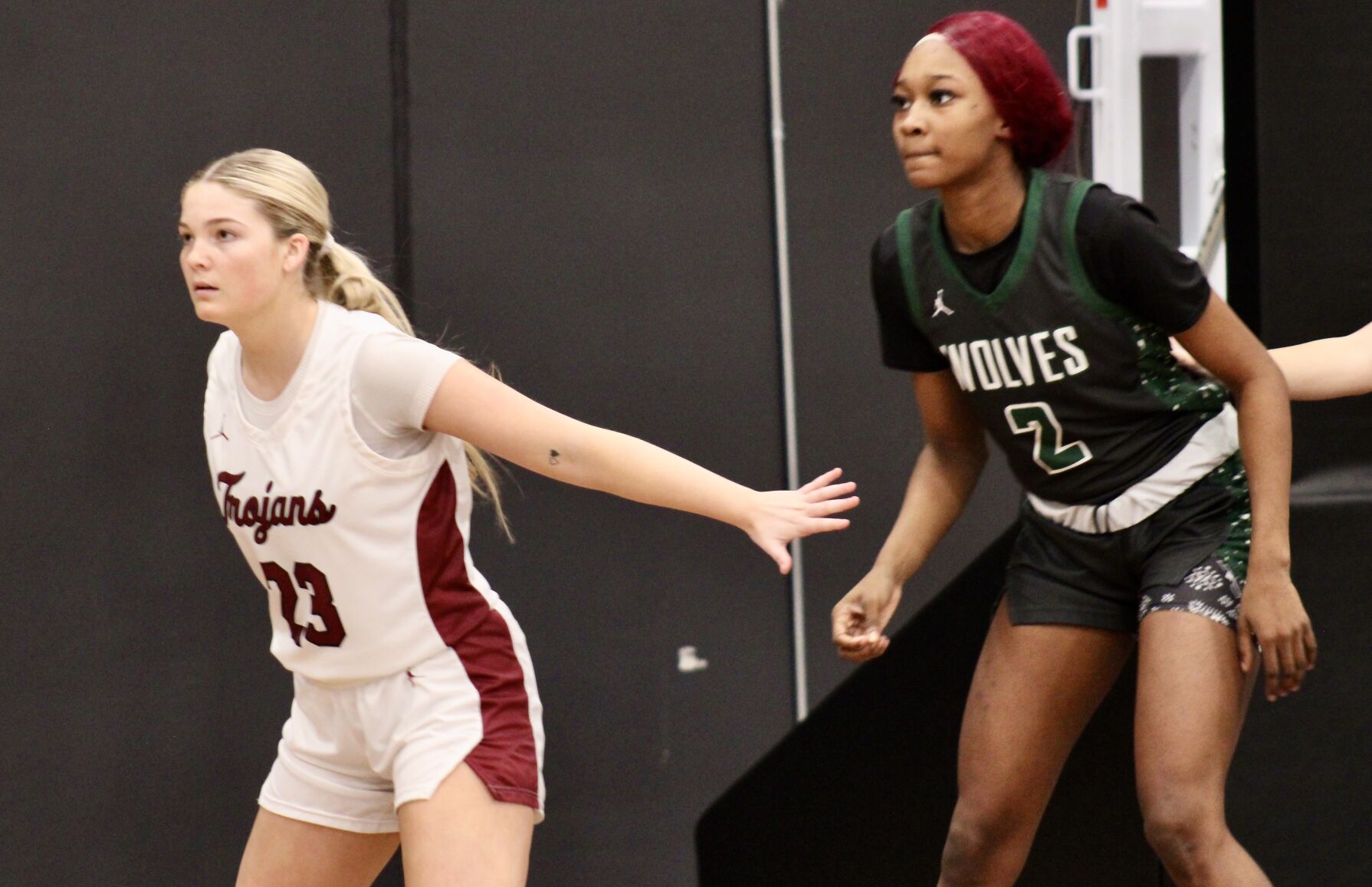 Edmond Santa Fe Upsets Jenks to Advance to Primus Moore Invitational Championship Game | Lady Wolves and Lady Trojans Compete in Semifinals