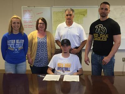 Hs Basketball Red Oak S Brad Davis Joins Eastern Oklahoma State Sports Mcalesternews Com