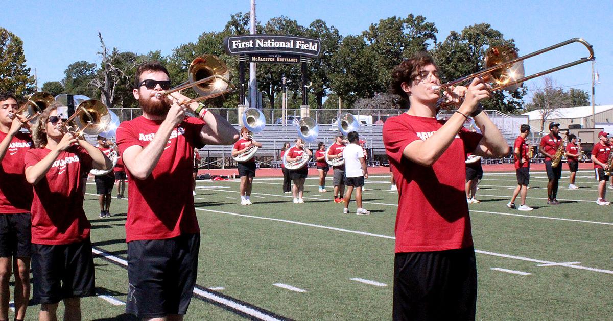 Razorback Stop ‘Mamma Mia!’ Razorbacks stop by to practice | News | mcalesternews.com