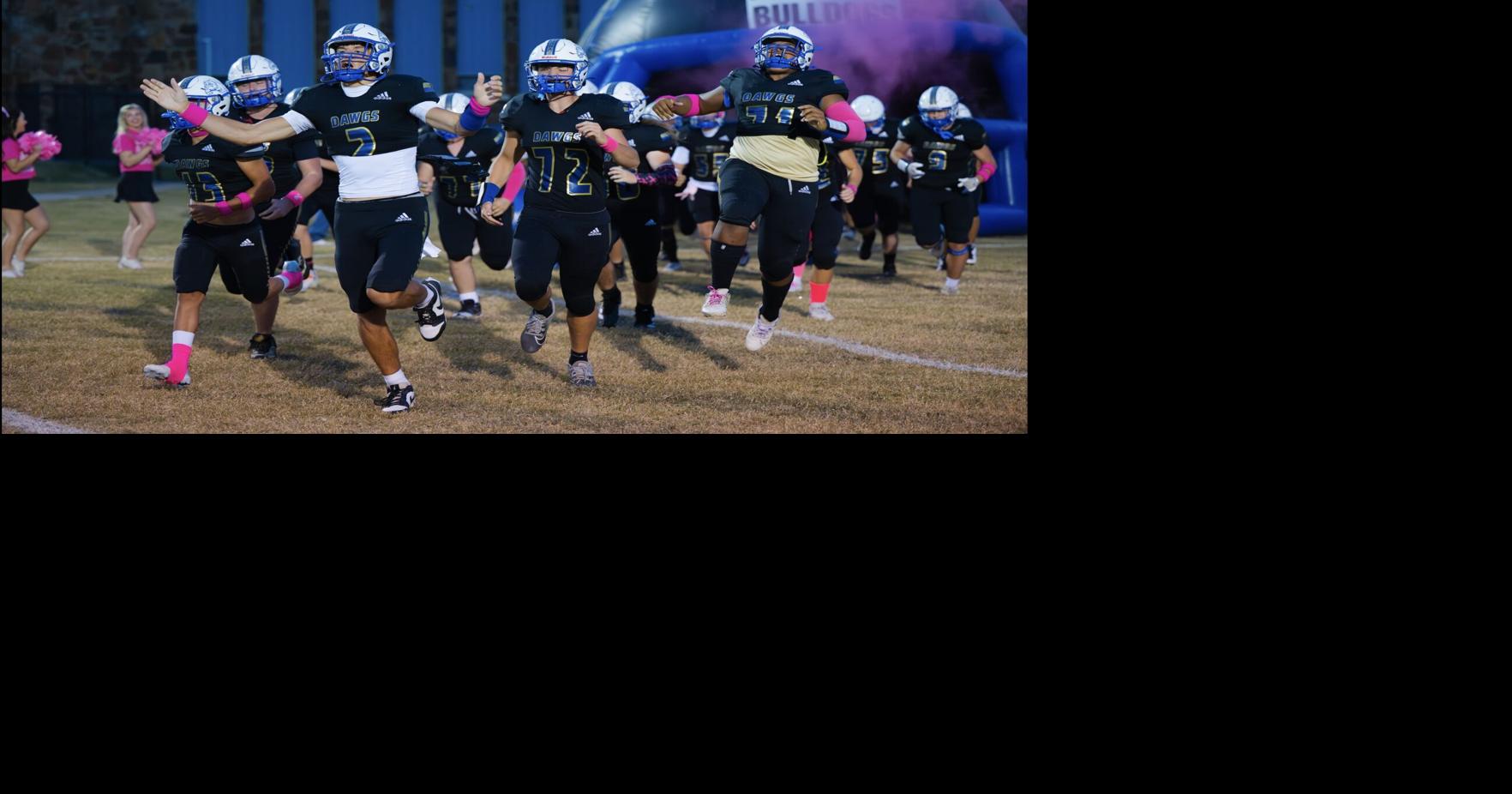 Football roundup: Savanna and Canadian clash in district battle