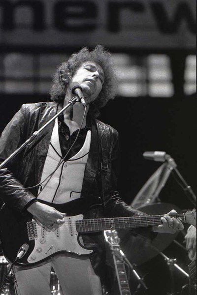 Dylan cranks it up on 'Real Royal Albert Hall' recording | Columns 