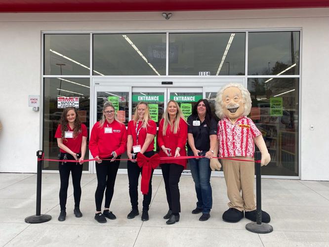 Hundreds flock to Ollie's grand opening | Community | mcalesternews.com