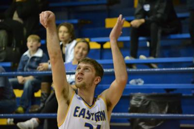 Men S Basketball Brewer Injured In Eastern Loss Sports Mcalesternews Com