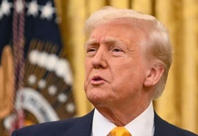 Trump #39 s Pentagon shakeup puts military in political spotlight