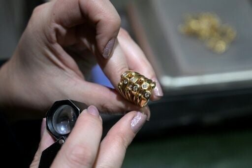 Argentines pawn family jewels to make ends meet | National News ...