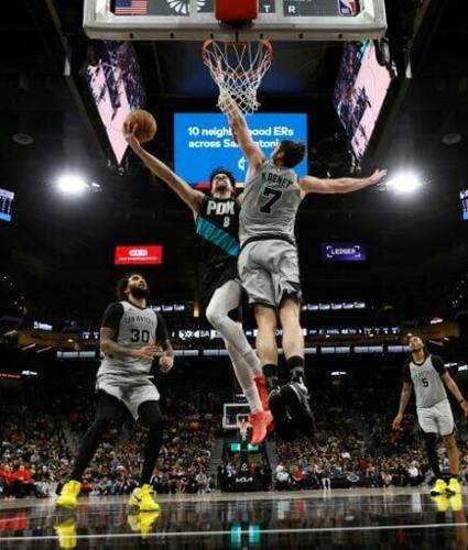 Curry lifts Warriors in return Brown scores 50 in Celtics win