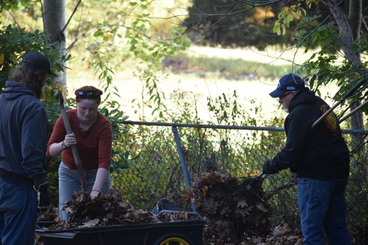 Town Hill VIS organizes cemetery cleanup | News | mdislander.com