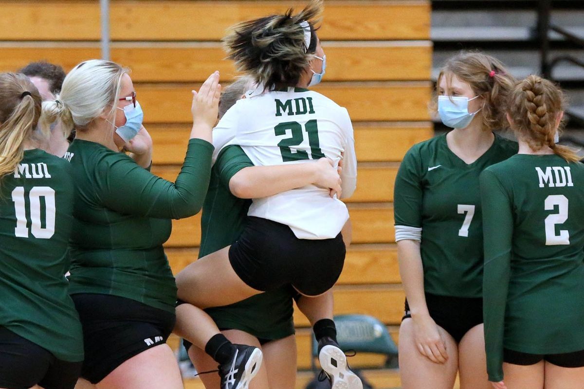 MDI Volleyball Tops Nokomis, York For Playoff Wins | News | Mdislander.com