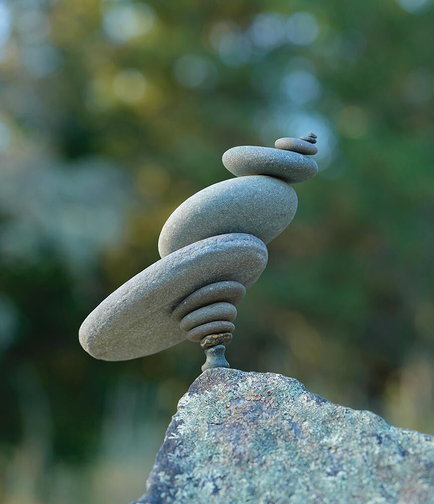 Artist creates ephemeral stone sculpture live at the Gilley: Alex