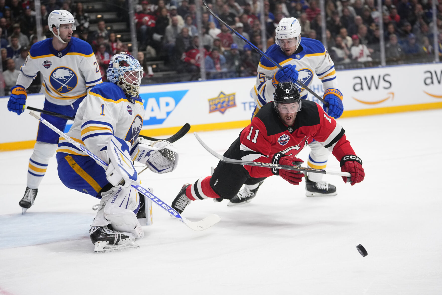 Devils Beat Sabres 4-1 In NHL Regular-season Opener In Prague ...