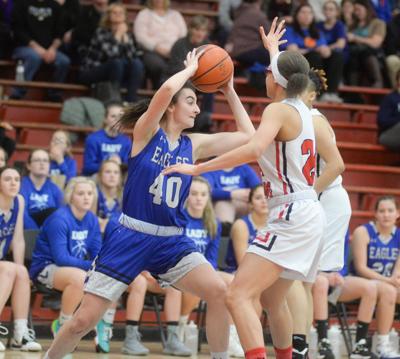 H S Girls Basketball Cash Holds Down Mash In Extra Period To