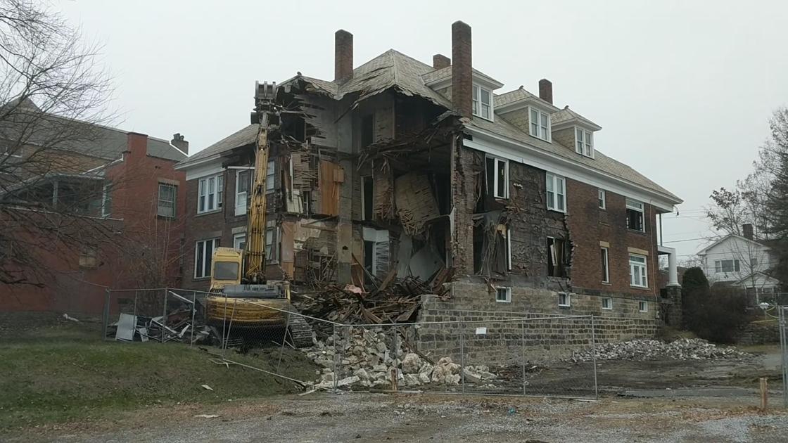 Video Demolition In Downtown Meadville News Meadvilletribune Com
