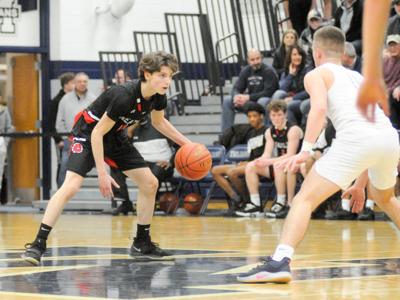 Boys Basketball Bulldogs Fall Just Short Against Reigning State
