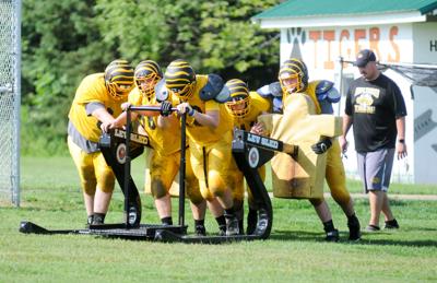 H S Football Tigers Crank Up Practice As High Expectations Stare