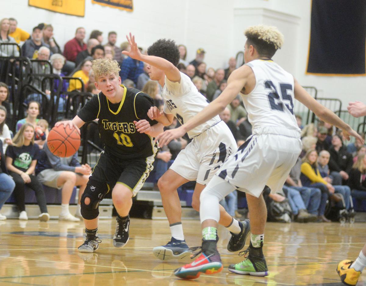 BOYS BASKETBALL Maplewood finds rhythm vs. Panthers Sports