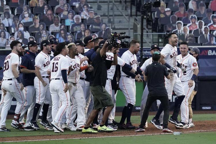 Carlos Correa hits walk-off homer to force Game 6 (Video)