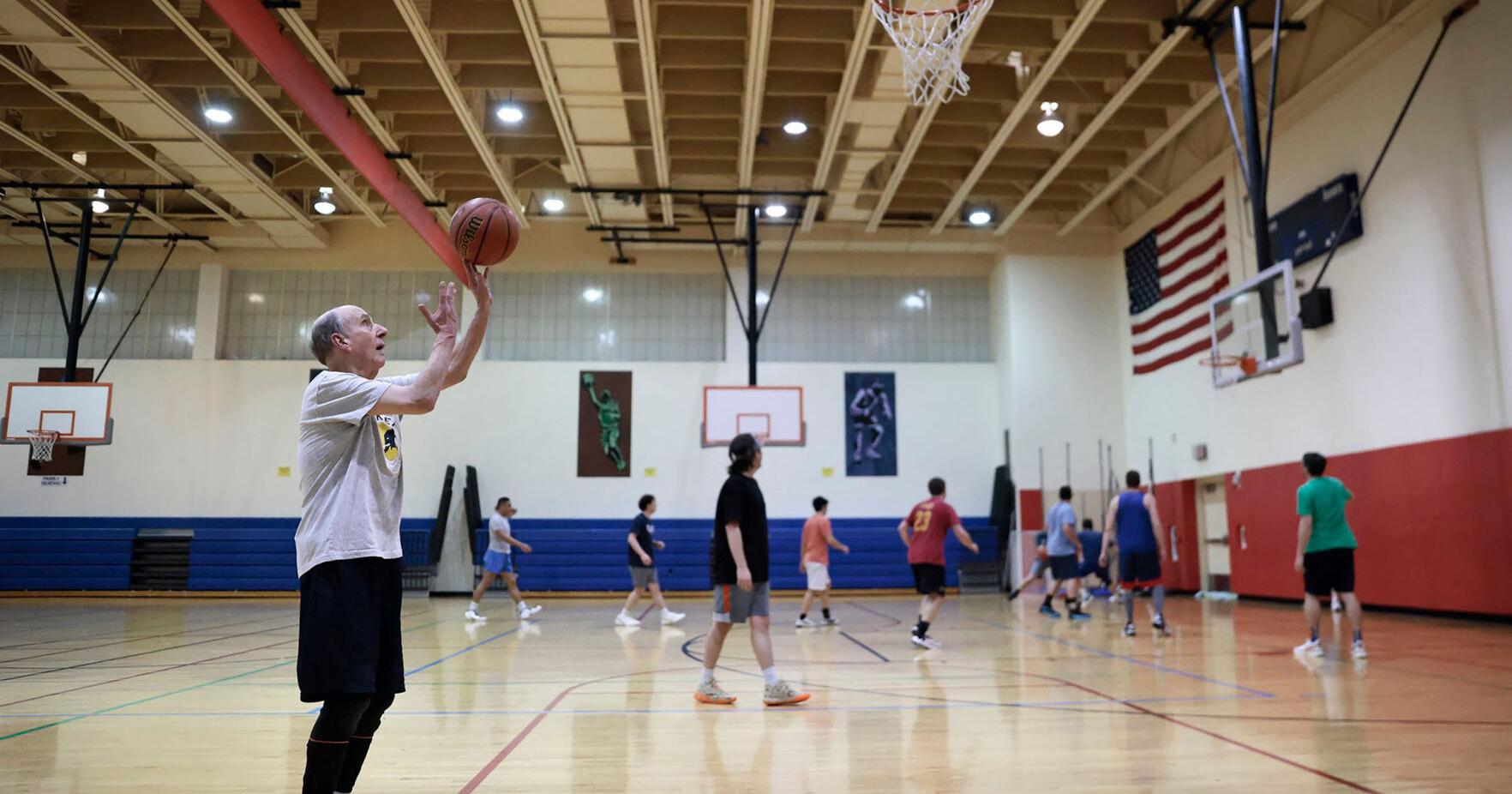 This cancer-surviving, hoops-playing 80-year-old has a need for a new teammate - Vimarsana News