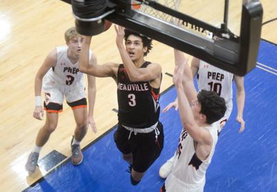 Prep Dogs Meet In Round 3 For D 10 Title Sports