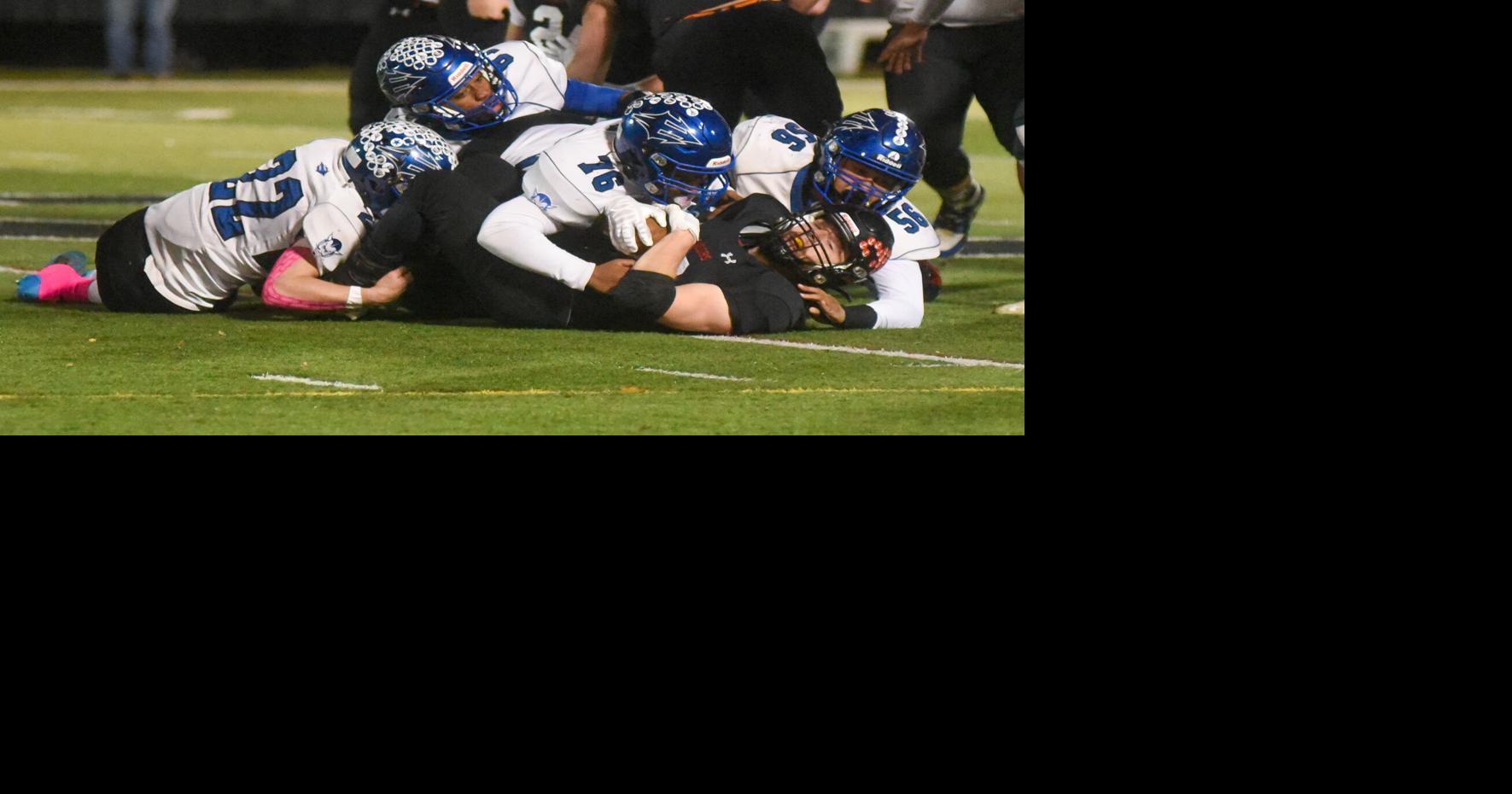 SLIDESHOW District 10 Football Championship Cambridge Springs vs