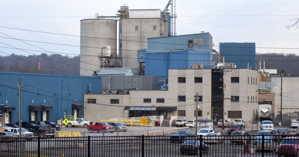 J M Smucker Co To Sell Meadville Pet Food Plant As Part Of 1 2 j-m-smucker-co-to-sell-meadville-pet-food-plant-as-part-of-1-2