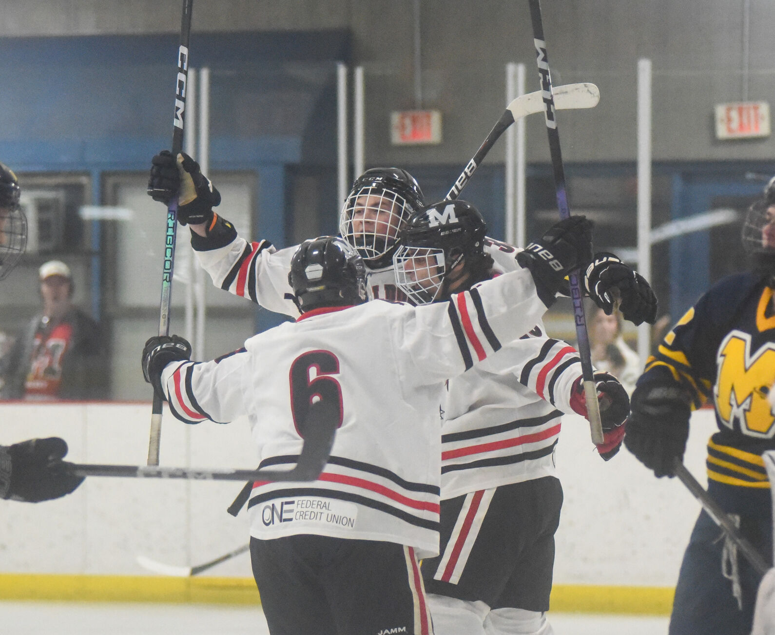 Meadville Bulldogs Edge Past Mars in Thrilling 5-3 Victory to Secure Playoff Hopes
