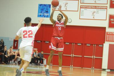 College Basketball Iup Overcomes Wardrobe Snafu To Top Edinboro