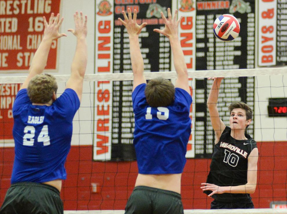 H.S. BOYS VOLLEYBALL Despite loss, CASH in D10 playoffs Local