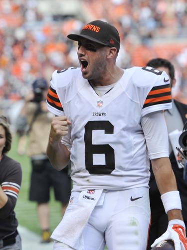 Hoyer leads Browns to 26-24 victory over Saints