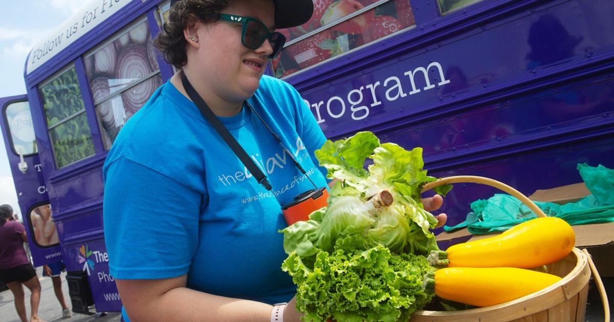 Purple People Feeder turning heads, filling bellies in Oklahoma